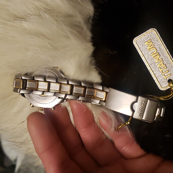 Mens new Titanium watch - Picture 4 of 6